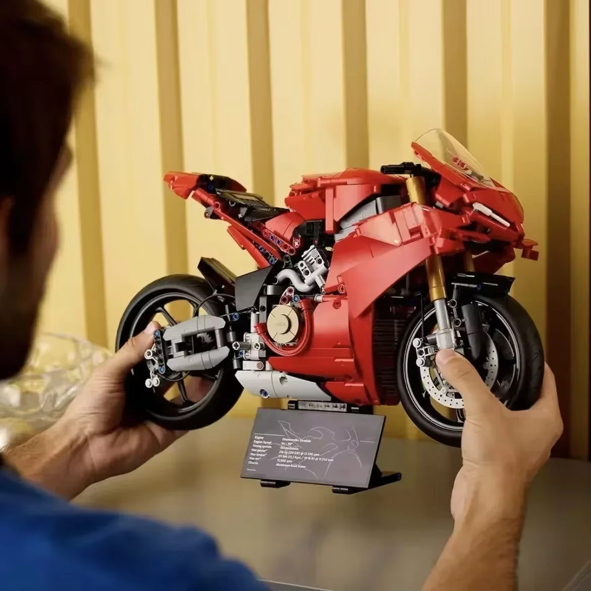 Ducati Panigale V4 S